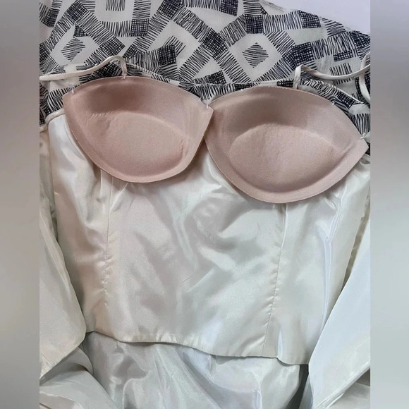 Carolina Herrera White and Black Neutral Printed Evening Gown Women Size 8 - Picture 4 of 7